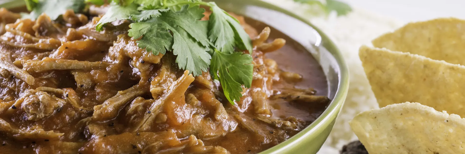 Falda de res en tinga, la receta de siempre